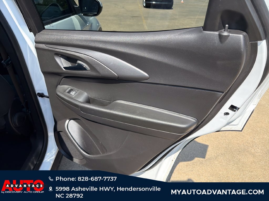 Used 2025 Chevrolet TrailBlazer LT FWD image 35