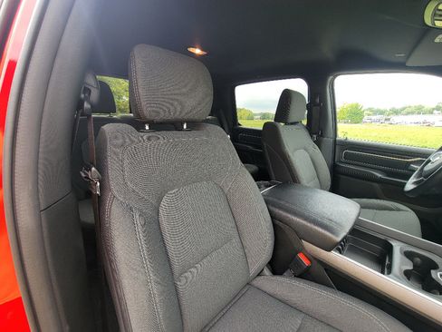 Used 2023 RAM 1500 Big Horn AWD/4WD image 33