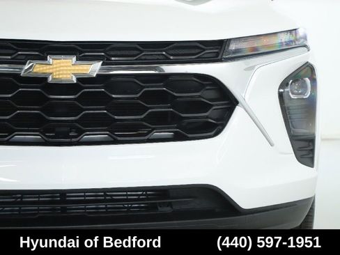 Used 2024 Chevrolet Trax LS FWD image 7