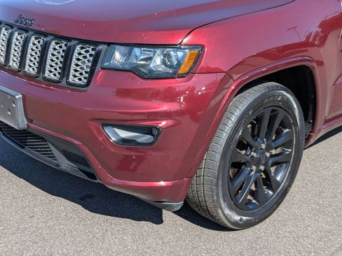 Used 2019 Jeep Grand Cherokee Altitude RWD image 9
