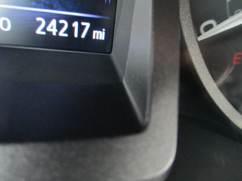 Used 2022 Toyota Tacoma TRD Off-Road image 27