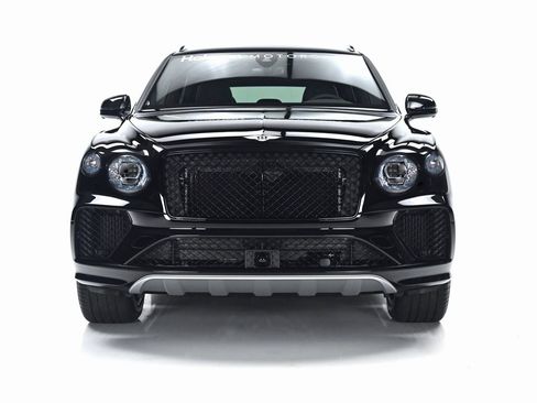 New 2025 Bentley Bentayga image 2