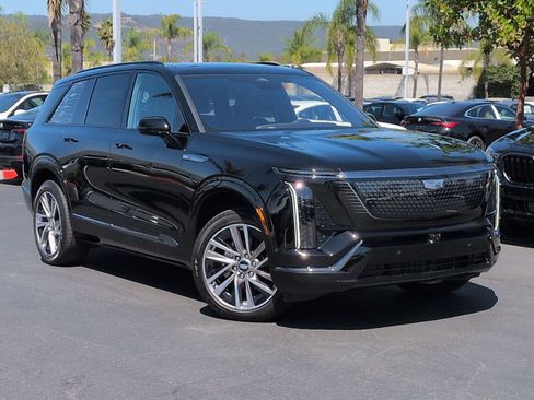 Used 2026 Cadillac Vistiq Sport w/ LPO, Floor Liner Package AWD/4WD image 2