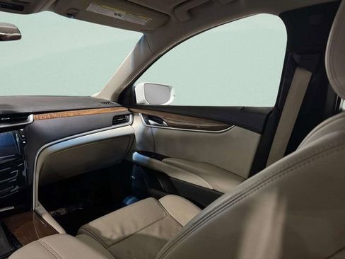 Used 2018 Cadillac XTS Luxury image 13