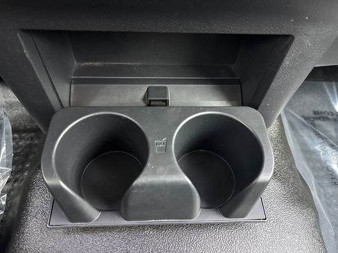 Used 2017 Nissan Titan S image 28