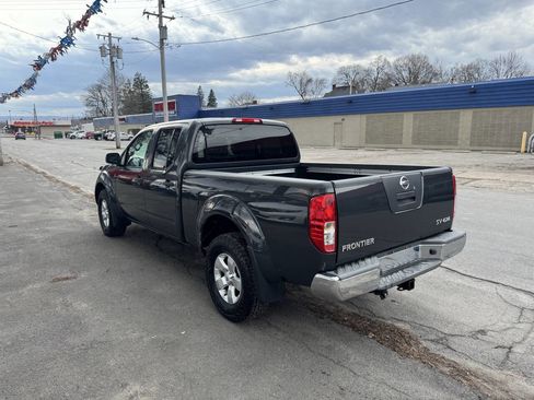 Used 2012 Nissan Frontier SV w/ SV Premium Utility Pkg image 6