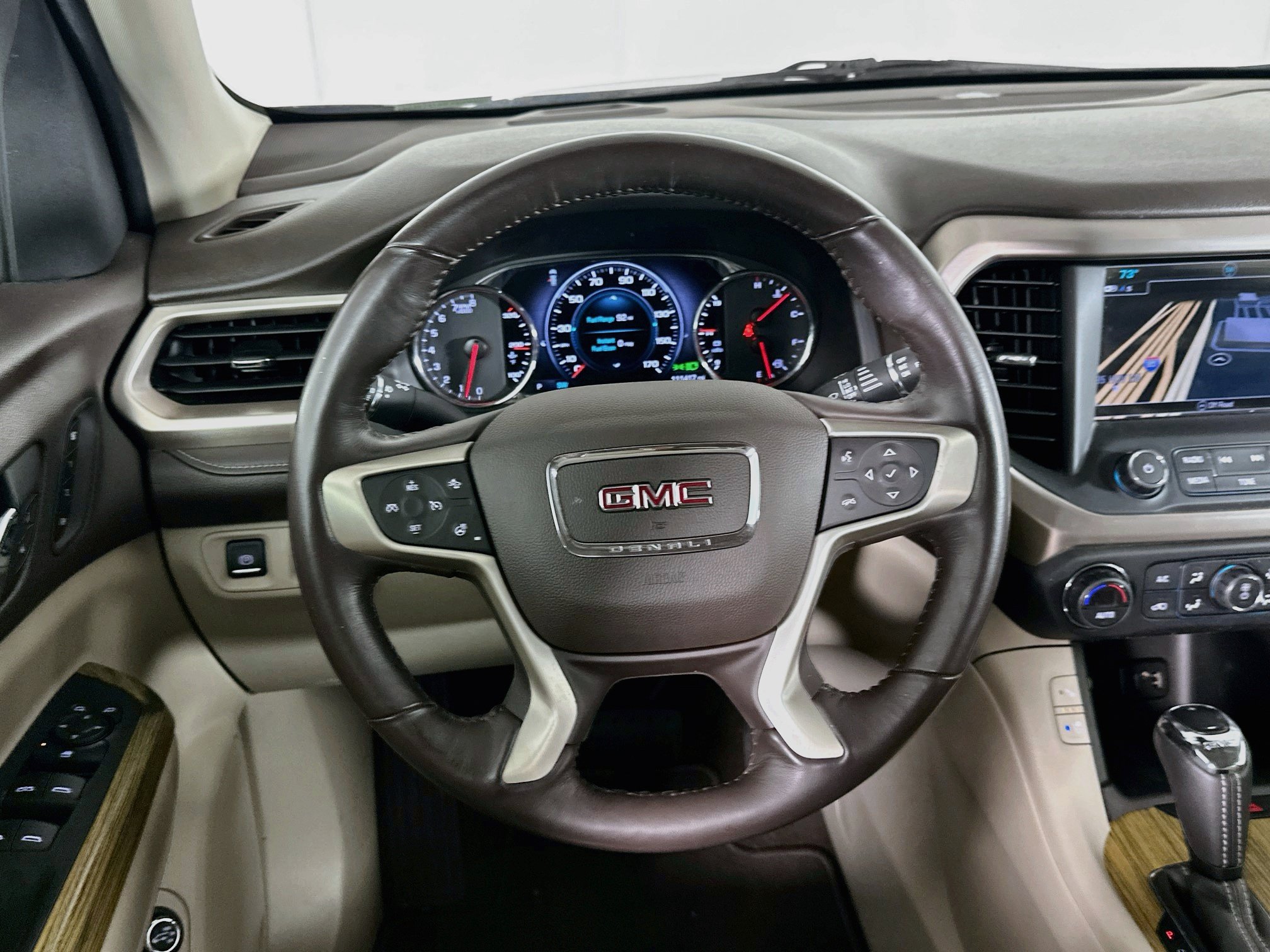 Used 2018 GMC Acadia Denali w/ Technology Package FWD image 18