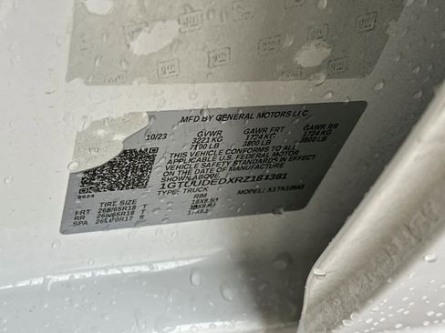 Used 2024 GMC Sierra 1500 SLT image 32