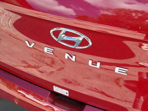 New 2025 Hyundai Venue Limited image 25