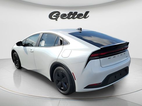 New 2026 Toyota Prius LE FWD image 4