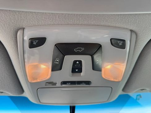 Used 2012 Toyota Sienna XLE FWD image 23