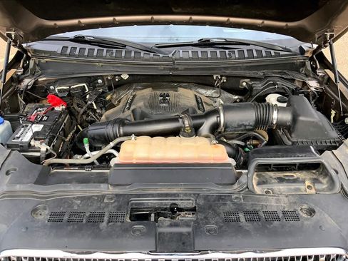 Used 2018 Lincoln Navigator L Reserve w/ Technology Package image 31