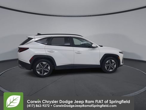 Used 2025 Hyundai Tucson SEL FWD image 16