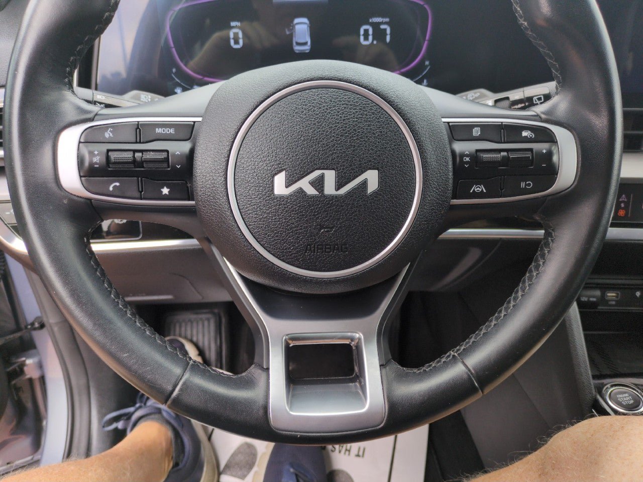Certified 2025 Kia Sportage EX w/ Premium Package AWD/4WD image 16