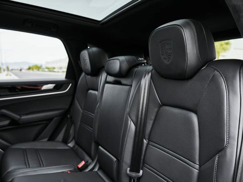 Used 2026 Porsche Cayenne Turbo AWD/4WD image 45