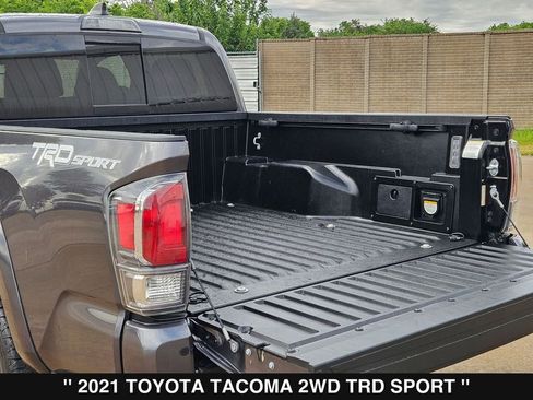 Used 2021 Toyota Tacoma TRD Sport w/ Technology Package RWD image 33