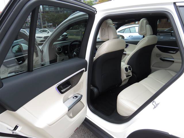 Used 2026 Mercedes-Benz GLC 300 4MATIC image 20
