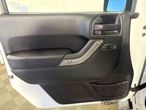 Certified 2017 Jeep Wrangler Unlimited Sport w/ Quick Order Package 23S AWD/4WD image 21