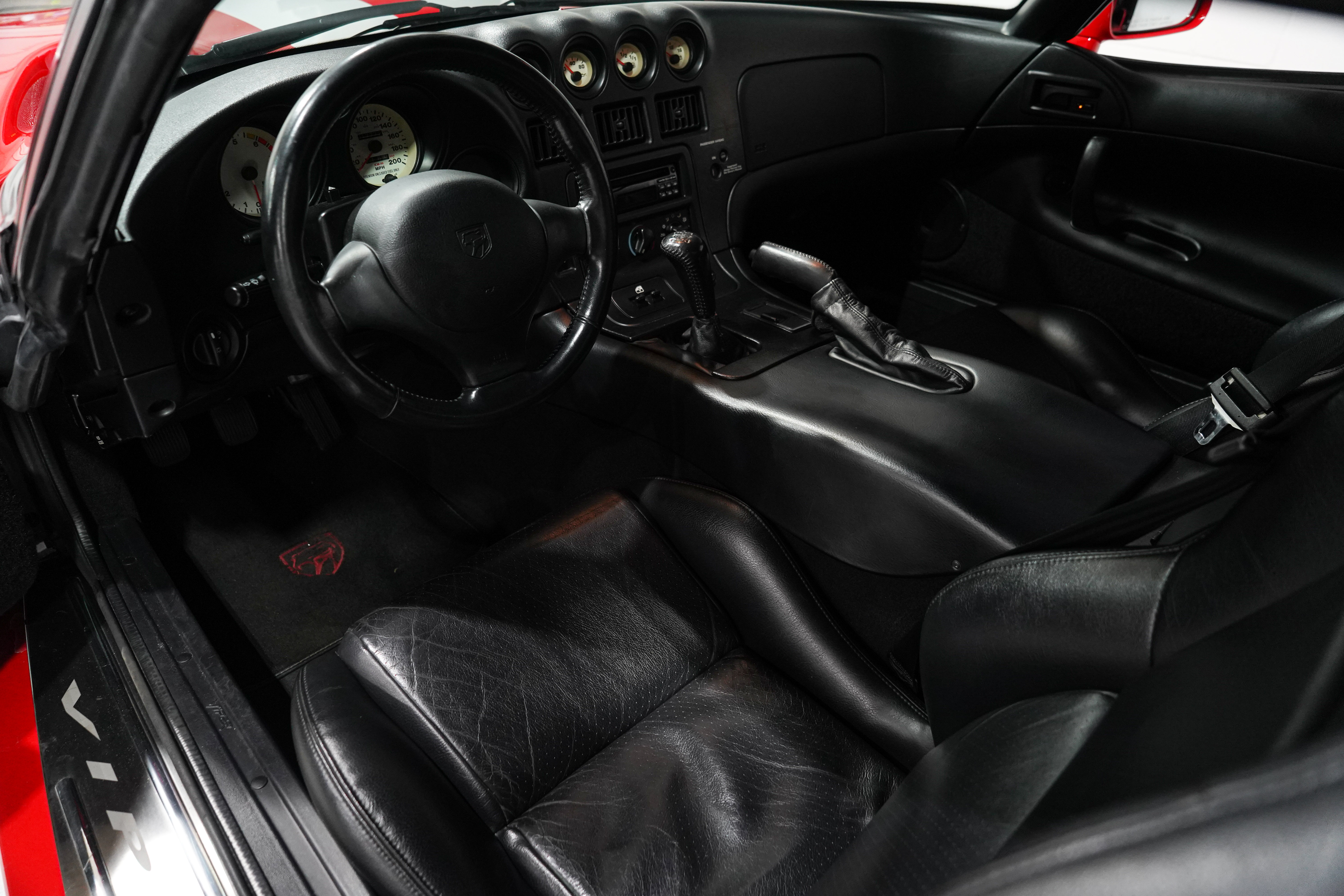 Used 1998 Dodge Viper RT/10 RWD image 2