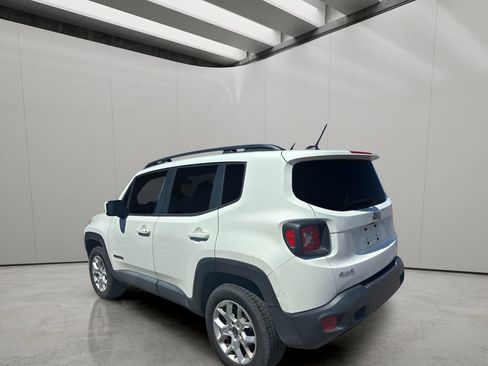 Used 2017 Jeep Renegade Latitude AWD/4WD image 2