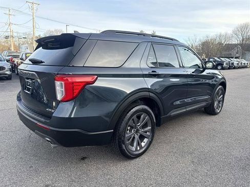 Certified 2022 Ford Explorer XLT w/ Equipment Group 202A image 9