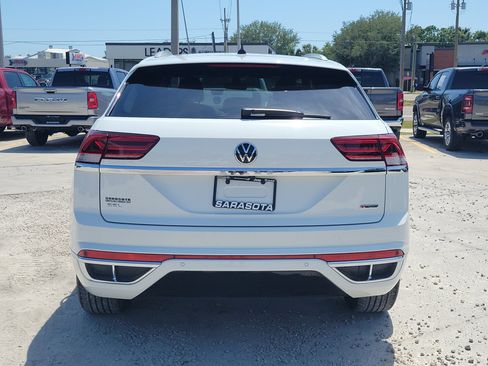 Used 2022 Volkswagen Atlas Cross Sport SEL R-Line AWD/4WD image 5