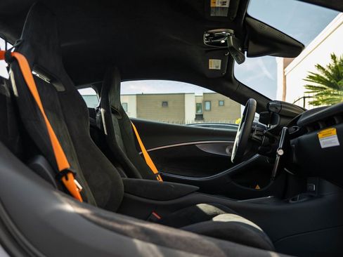 New 2026 McLaren Artura image 11