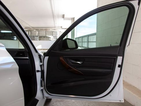 Used 2014 BMW 328d xDrive Wagon image 23