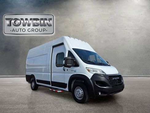 Used 2024 RAM ProMaster 3500 w/ Delivery Van Package FWD image 2