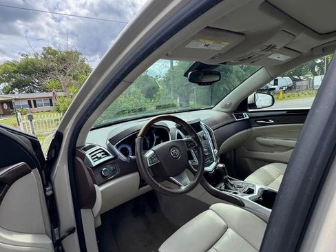 Used 2010 Cadillac SRX Luxury FWD image 7