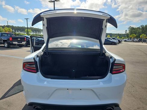 Used 2020 Dodge Charger R/T w/ Plus Group RWD image 17