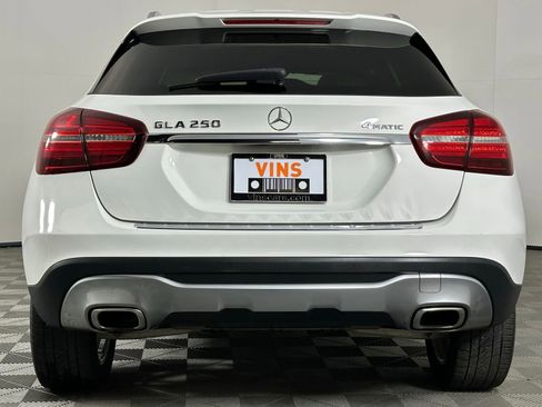 Used 2019 Mercedes-Benz GLA 250 4MATIC w/ Premium Package image 16
