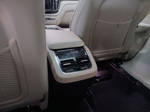 Used 2021 Volvo XC60 T5 Inscription w/ Advanced Package image 24