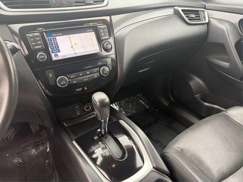 Used 2014 Nissan Rogue SL w/ SL Premium Package image 32