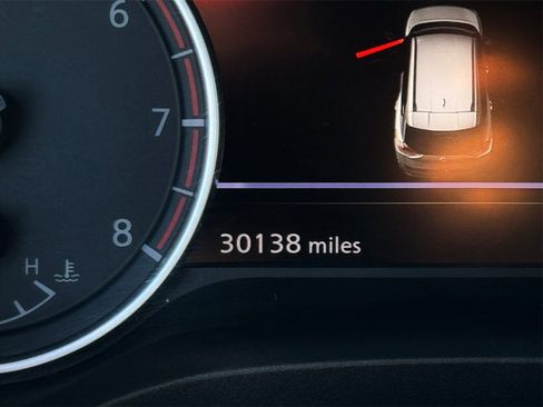 Used 2022 Nissan Rogue SV image 16