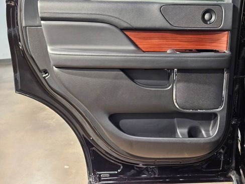 Used 2024 Lincoln Navigator Reserve image 34