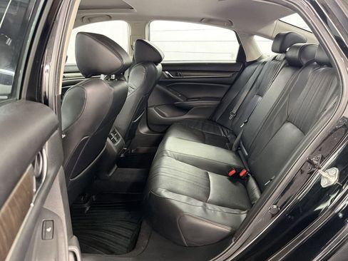 Used 2018 Honda Accord Touring image 15