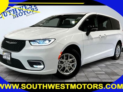 Used 2024 Chrysler Pacifica Touring-L