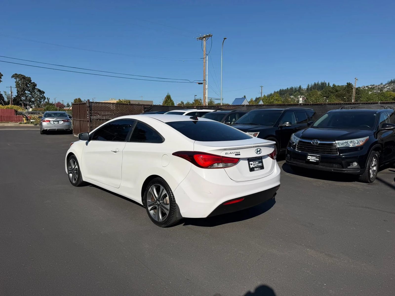 Used 2014 Hyundai Elantra w/ Option Group 2 FWD image 6