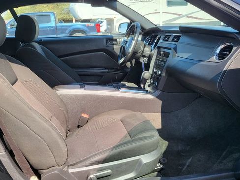 Used 2014 Ford Mustang Convertible RWD image 19