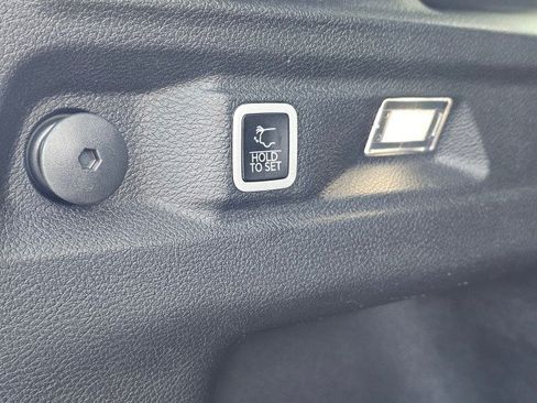 Used 2024 Jeep Grand Cherokee L Altitude AWD/4WD image 19