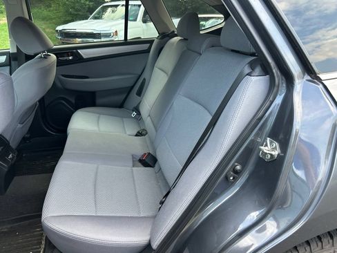 Used 2018 Subaru Outback 2.5i Premium AWD/4WD image 16