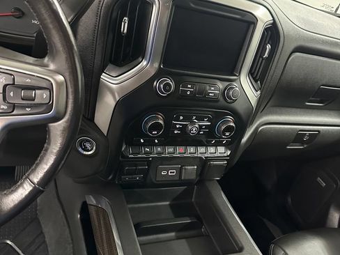 Used 2019 Chevrolet Silverado 1500 LT Trail Boss AWD/4WD image 16
