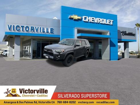 Used 2022 Toyota 4Runner SR5 Premium w/ Moonroof Package AWD/4WD image 1