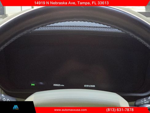 Used 2018 Land Rover Discovery HSE image 17