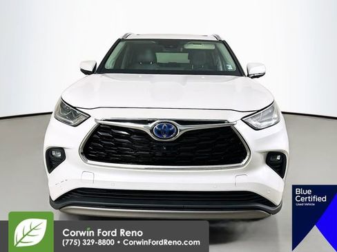 Used 2023 Toyota Highlander Platinum image 2