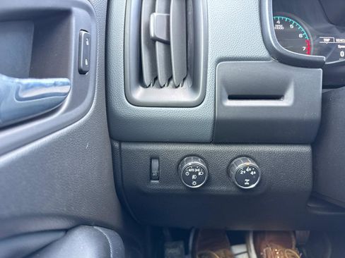 Used 2015 Chevrolet Colorado Z71 image 17