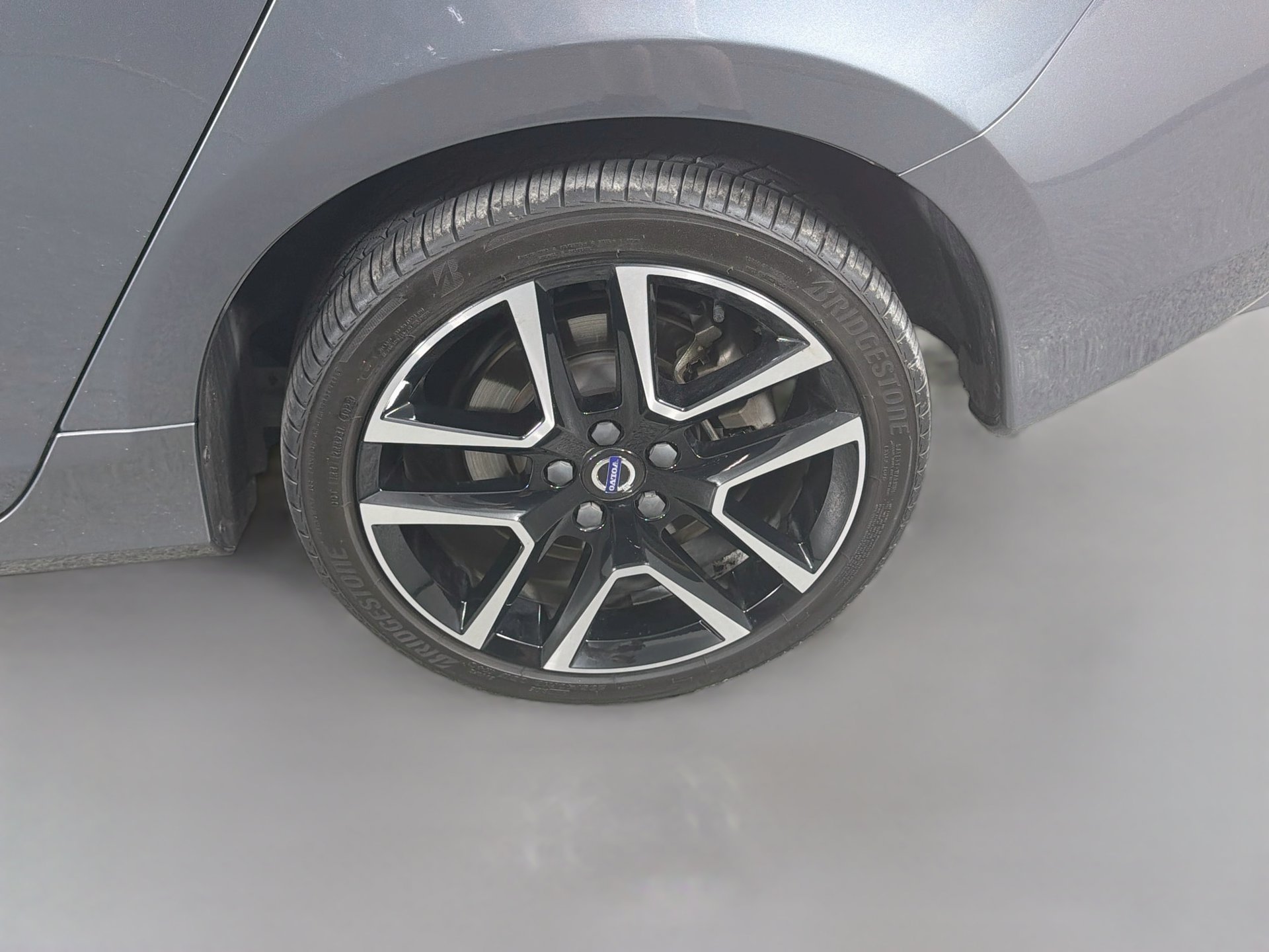 Used 2018 Volvo S60 T5 Dynamic w/ Vision Package FWD image 32
