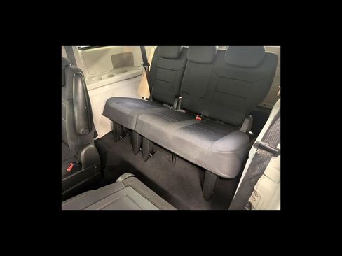 Used 2010 Dodge Grand Caravan SXT w/ Entertainment Group 2 FWD image 25