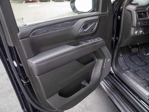 Used 2022 GMC Yukon XL SLT w/ SLT Luxury Package AWD/4WD image 15